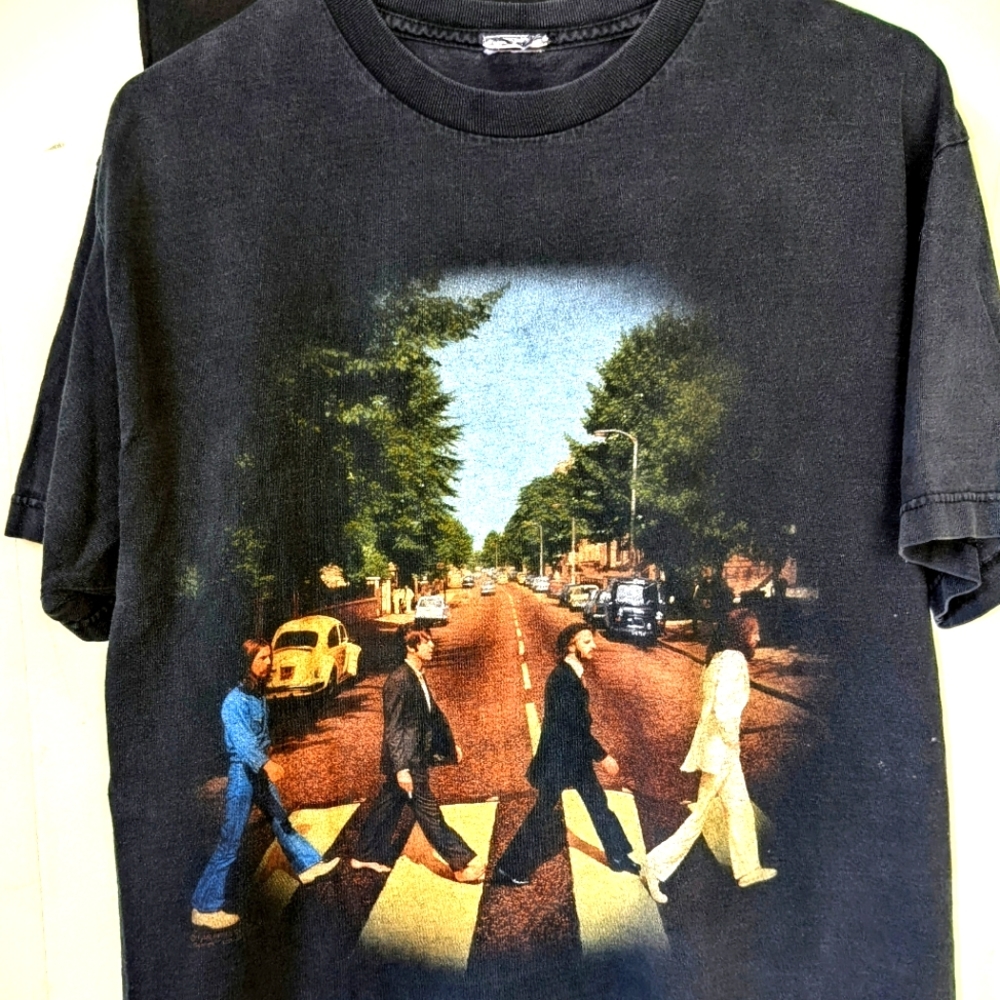 Women's The Beatles Band Short Sleeve T-shirt Size Medium